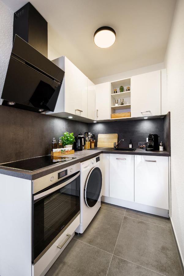 Staytona - Parkpl. - Balkon - Wlan - Netflix - Wfh เทานุสชไตน์ ภายนอก รูปภาพ