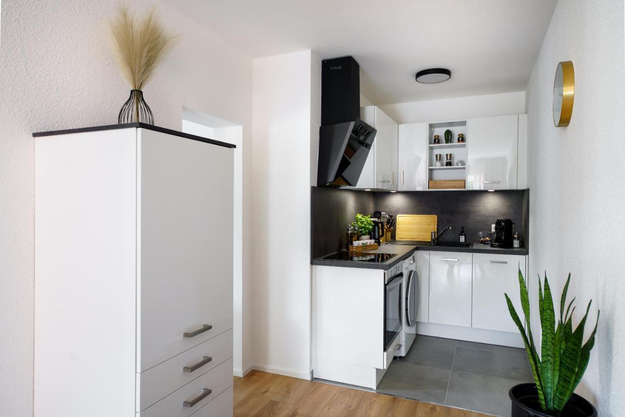 Staytona - Parkpl. - Balkon - Wlan - Netflix - Wfh เทานุสชไตน์ ภายนอก รูปภาพ