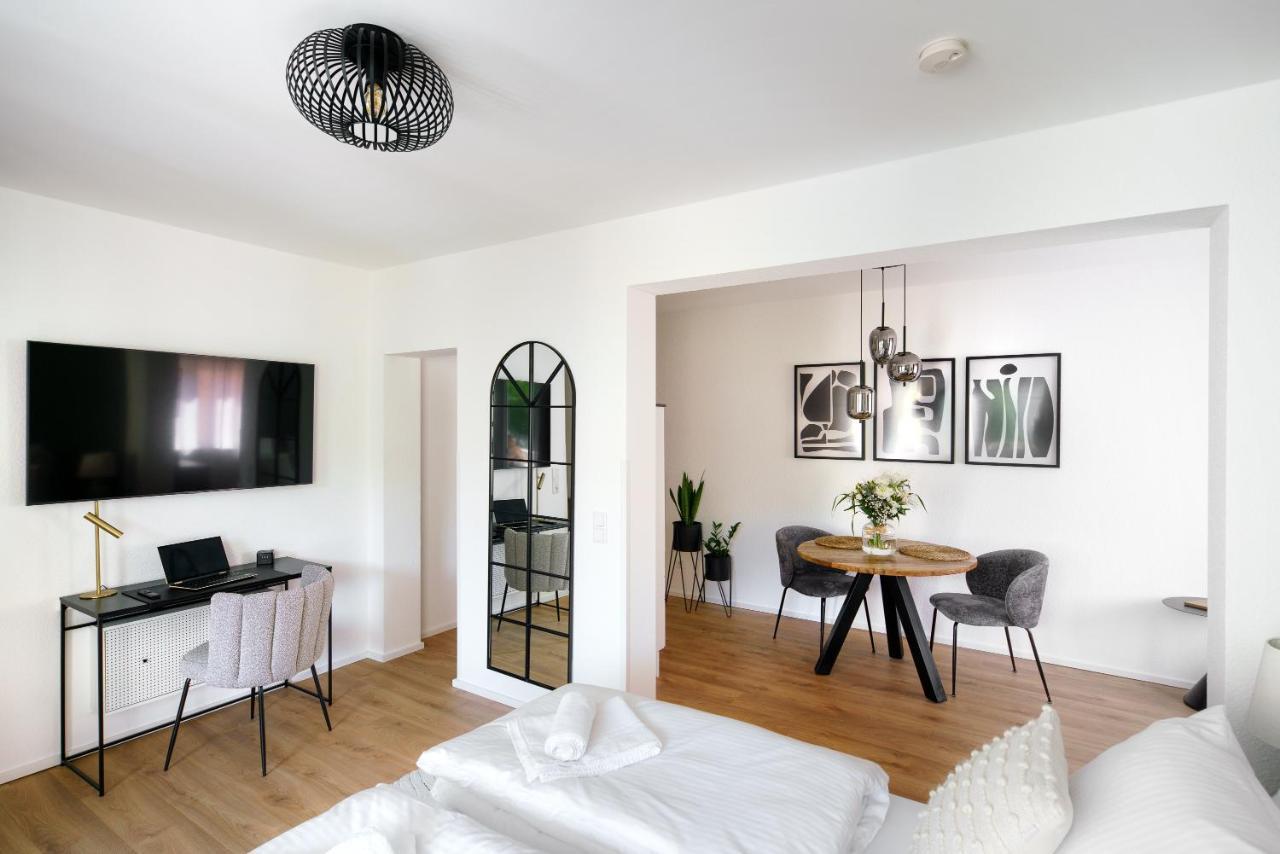 Staytona - Parkpl. - Balkon - Wlan - Netflix - Wfh เทานุสชไตน์ ภายนอก รูปภาพ