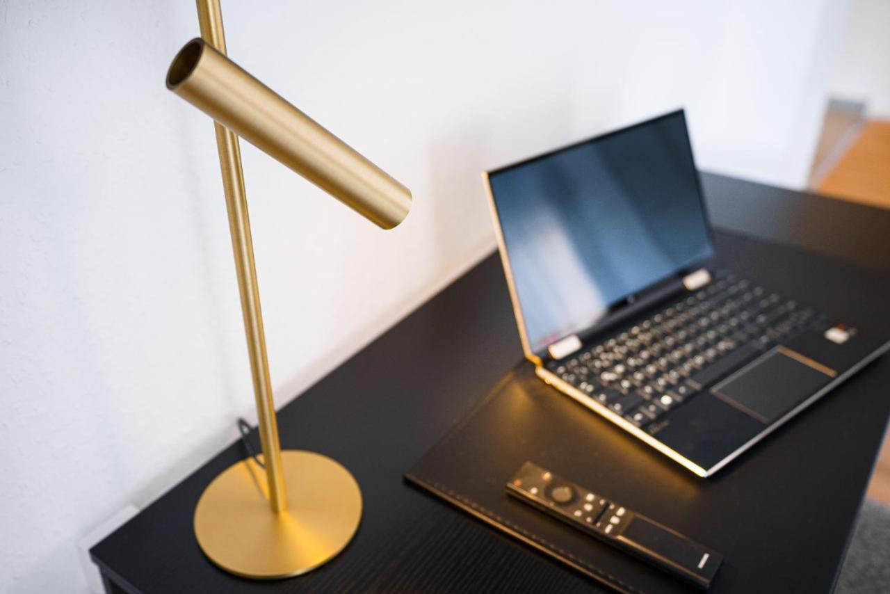 Staytona - Parkpl. - Balkon - Wlan - Netflix - Wfh เทานุสชไตน์ ภายนอก รูปภาพ